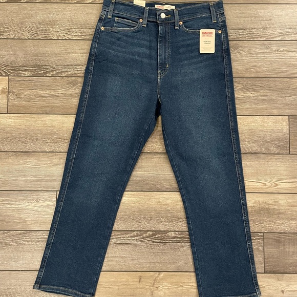 Signature Levi Strauss High-Rise Straight - Picture 3 of 9
